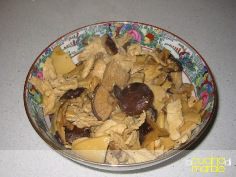 pollo bamb&ugrave; e funghi