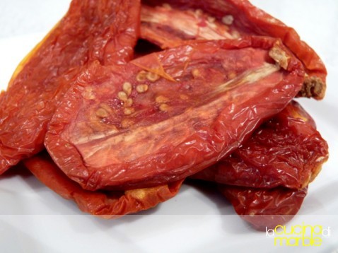 ammollare i pomodori secchi