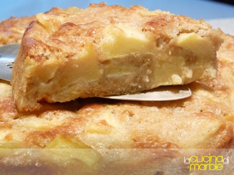 torta di mele a dadoni